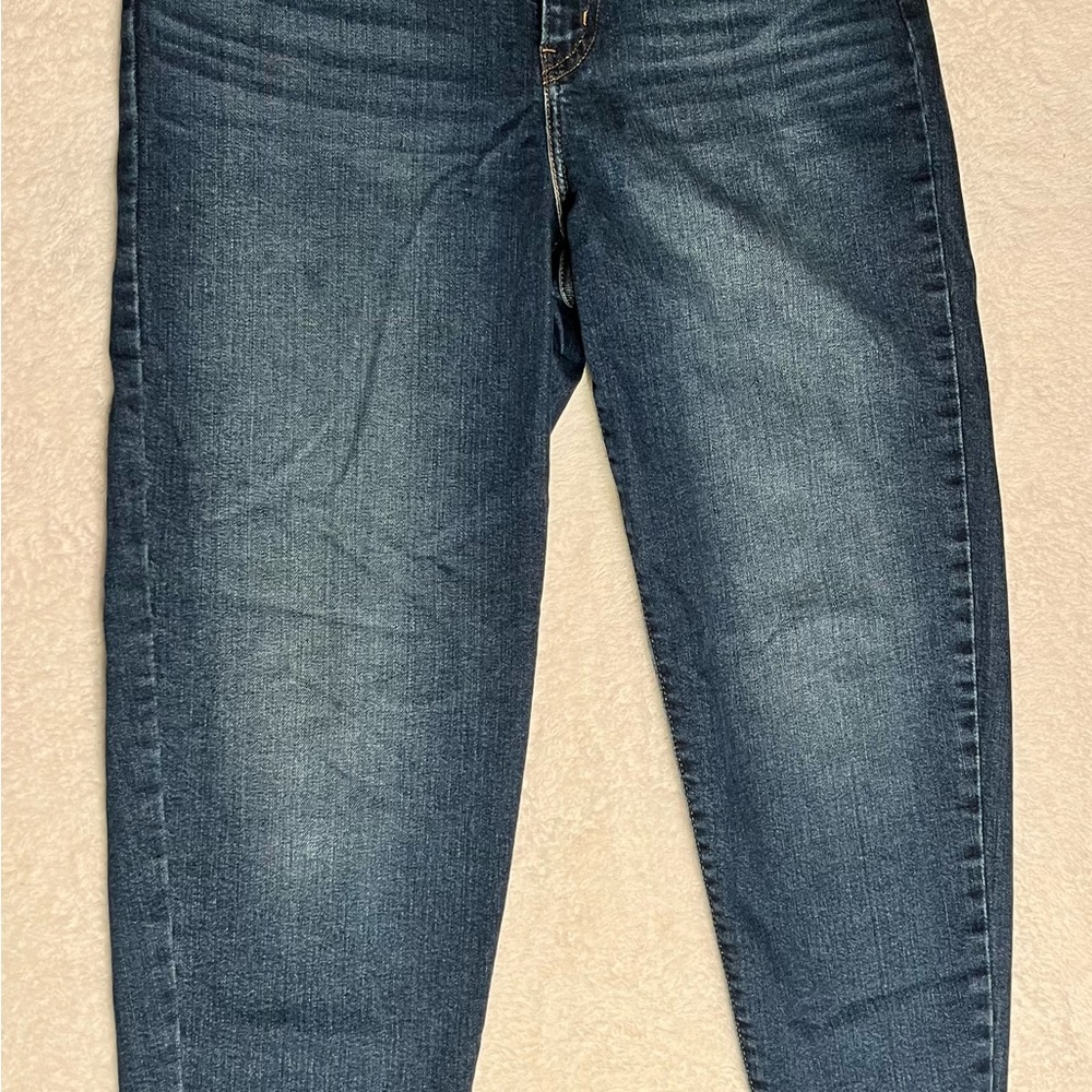 Levi’s High Waisted Mom Jeans Medium Wash Blue Women’s Size 30